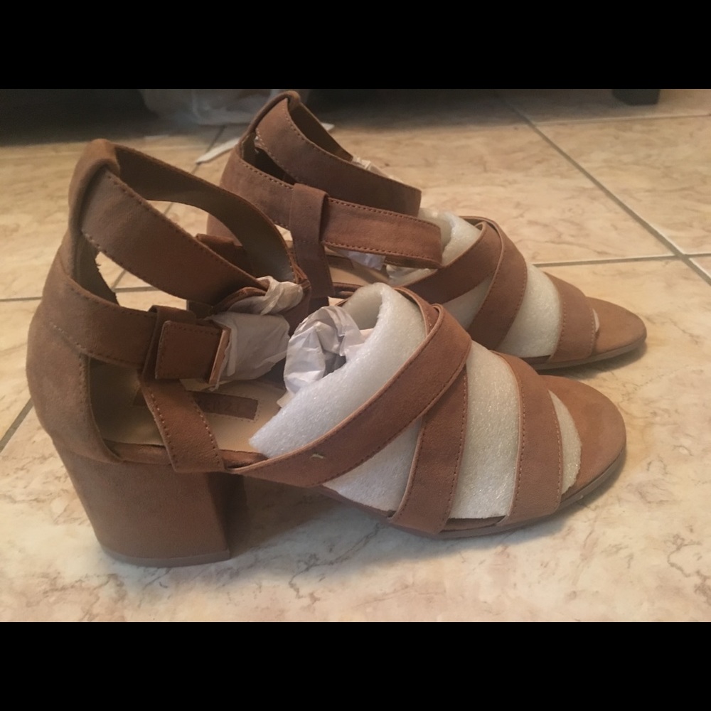 NWT heeled sandals